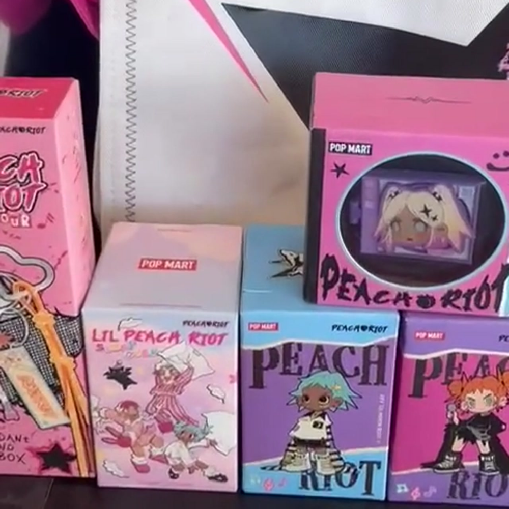 Pop Mart Lil Peach Riot Loading Figurine Blind Box Techpunk Collection Limited Edition