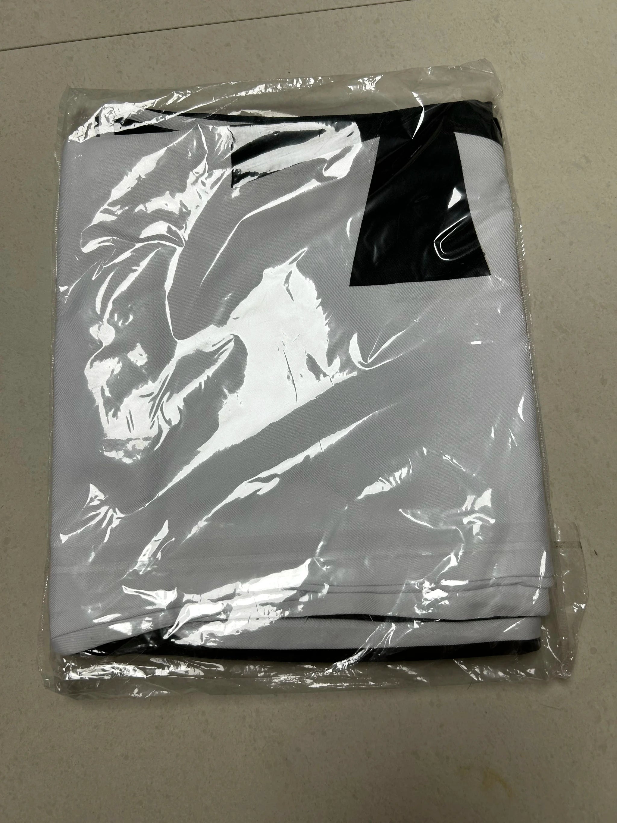 Medieval hooded cape costume – Black and red