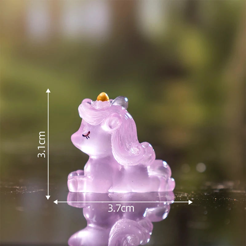 Statue de licornes miniatures de dessin animé, décoration de maison, accessoires de décoration de maison, poupées licorne lumineuses mignonnes Kawaii, cadeaux