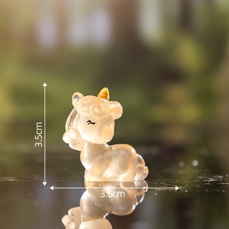 Statue de licornes miniatures de dessin animé, décoration de maison, accessoires de décoration de maison, poupées licorne lumineuses mignonnes Kawaii, cadeaux
