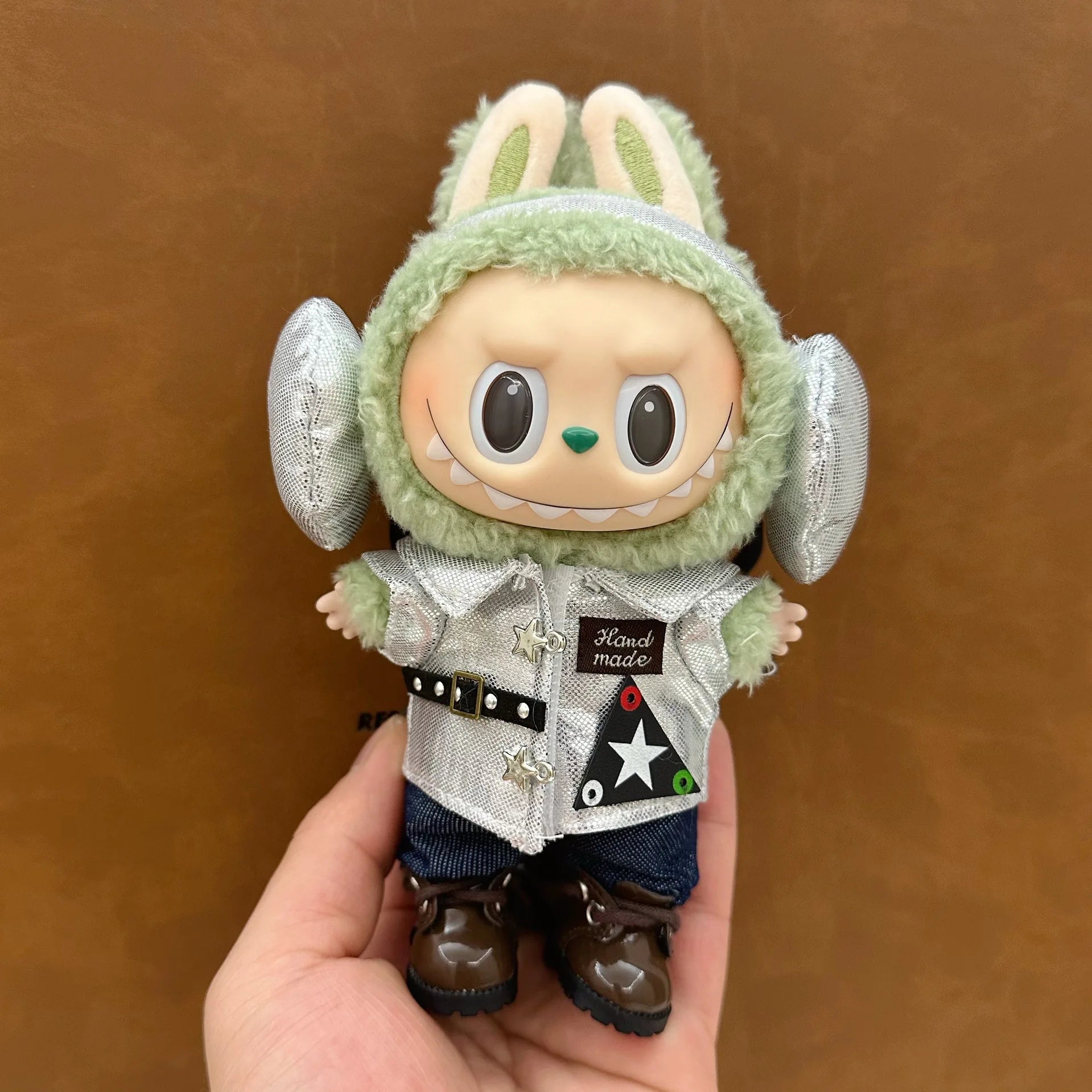 Labubu Accessoires et Vetements Miniatures Tissu Doux Premium Edition Limitee Pour Collectionneurs by Mon Labubu