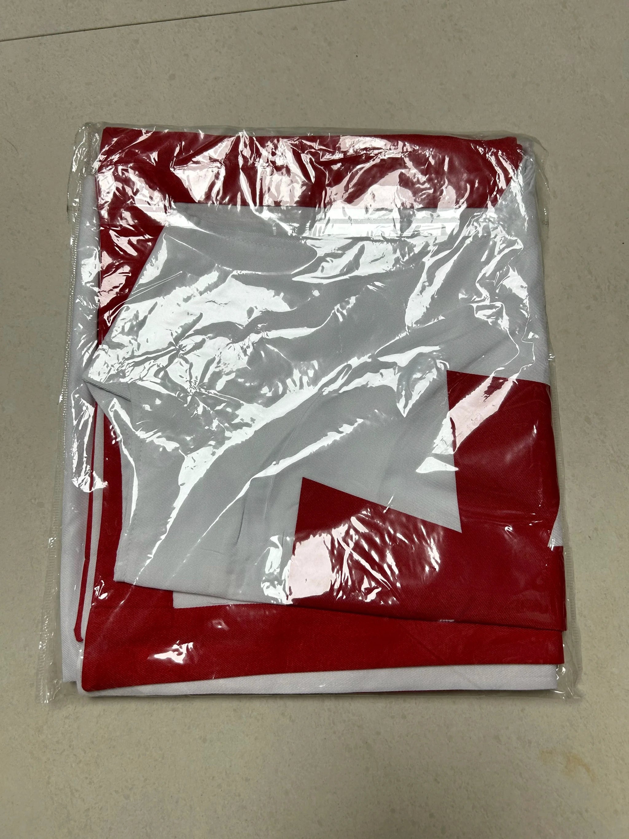 Medieval hooded cape costume – Black and red