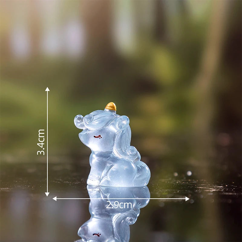 Statue de licornes miniatures de dessin animé, décoration de maison, accessoires de décoration de maison, poupées licorne lumineuses mignonnes Kawaii, cadeaux