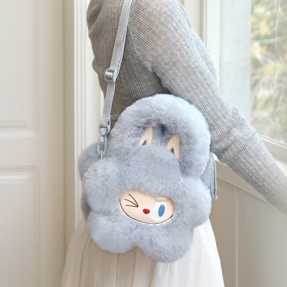 POP MART Labubu Fluffy Cloud Sac Peluche The Monsters Collection Édition Limitée by POP MART INTERNATIONAL GROUP LIMITED
